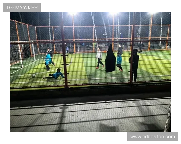 星空足球场的未来,带你走进一个全新的足球运动世界 星空足球场的未来,带你走进一个全新的足球运动世界